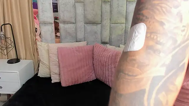 Snapshot of karol_noa chatting on September 23, 11:52 am karol noa online show from September 23, 11:52 am