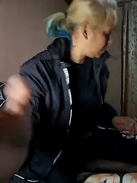 Snapshot of Goodgirlsue_77 chatting on October 15, 5:26 pm Goodgirlsue 77 online show from October 15, 5:26 pm