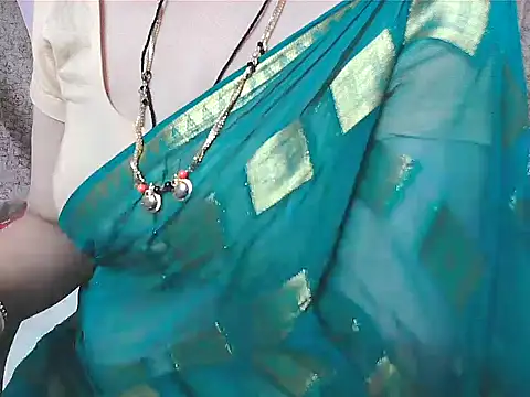 Snapshot of sunitha-3 chatting on October 13, 7:11 am sunitha-3 online show from October 13, 7:11 am