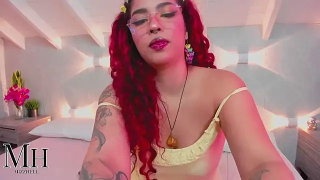 MizzHell online show from April 7, 4:47 am