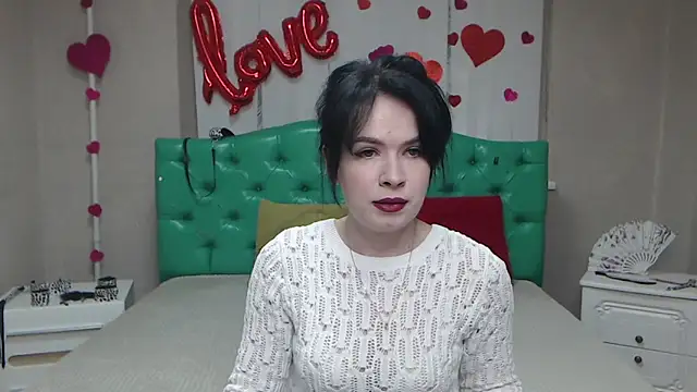 JasmineKouch online show from April 11, 5:35 am