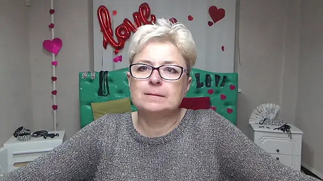 EmiliaGree online show from October 5, 5:40 pm