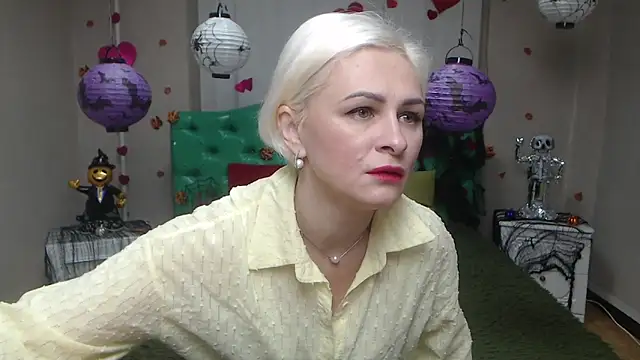 OliviaHorst online show from October 29, 6:18 am