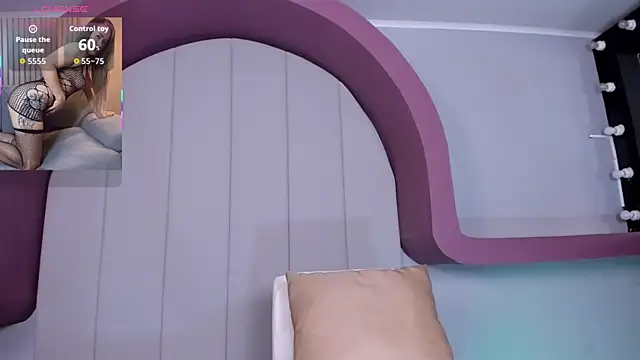 Snapshot of celestelewis chatting on October 3, 7:41 pm celestelewis online show from October 3, 7:41 pm