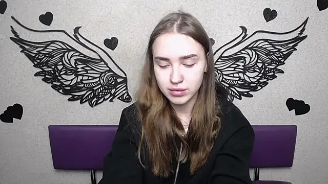 Snapshot of LauraHlot chatting on October 4, 5:57 am LauraHlot online show from October 4, 5:57 am