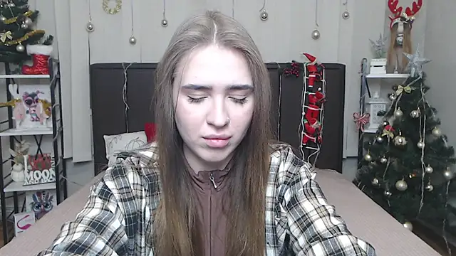 LauraHlot online show from January 10, 6:45 pm