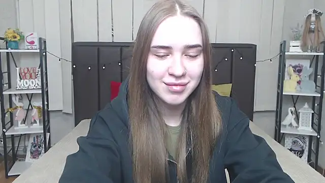 Snapshot of LauraHlot chatting on October 12, 5:43 am LauraHlot online show from October 12, 5:43 am