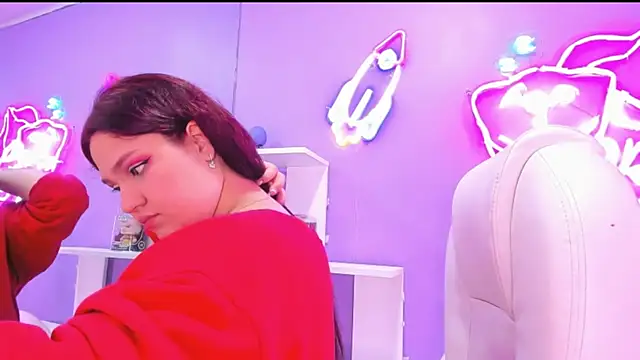 Snapshot of Camiila_Osorio chatting on September 23, 7:34 pm Camiila Osorio online show from September 23, 7:34 pm