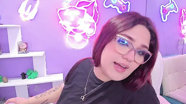 Snapshot of Camiila_Osorio chatting on September 10, 7:58 pm Camiila Osorio online show from September 10, 7:58 pm