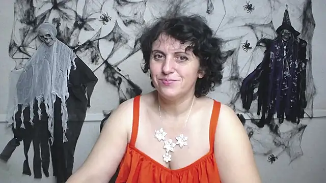 LuciaMii online show from November 11, 6:09 am