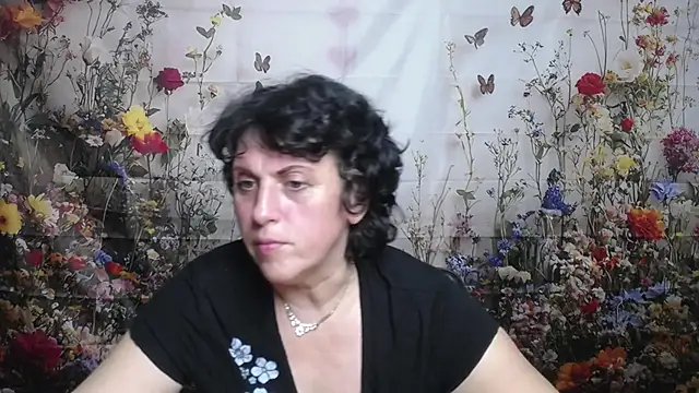 LuciaMii online show from September 25, 5:11 pm