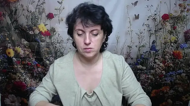 LuciaMii online show from October 7, 5:17 pm