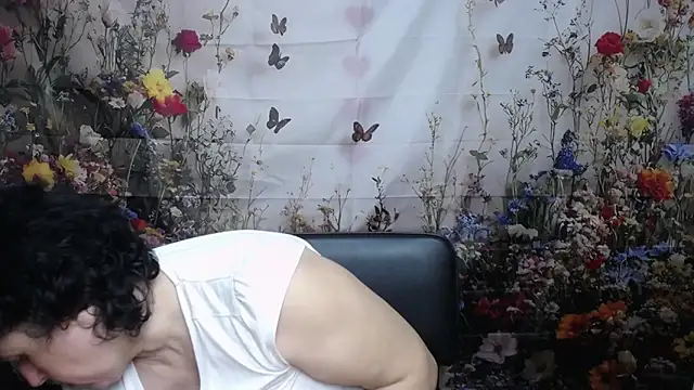 LuciaMii online show from October 12, 5:21 am