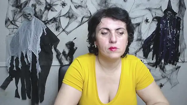 LuciaMii online show from November 6, 6:03 pm