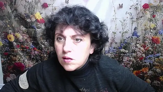 LuciaMii online show from October 10, 5:01 am