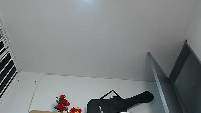 Snapshot of brown_halos chatting on September 20, 2:21 am brown halos online show from September 20, 2:21 am