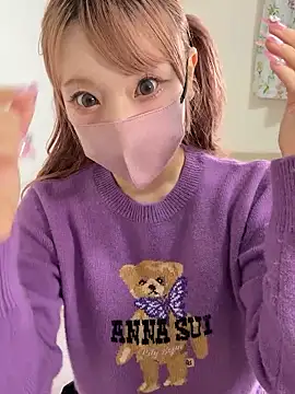 Snapshot of alice__1111 chatting on October 21, 1:15 pm alice  1111 online show from October 21, 1:15 pm