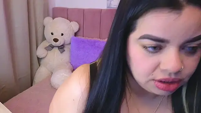 MiahJoness online show from October 5, 3:11 am