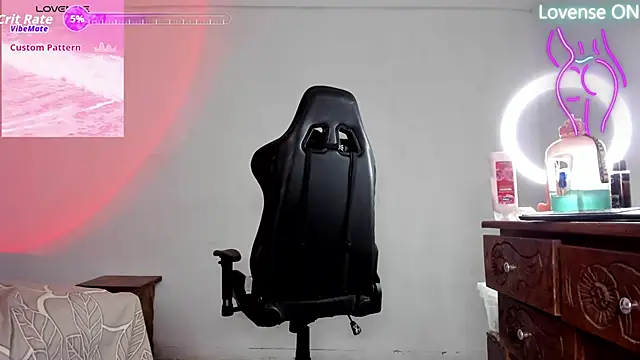 Snapshot of hollymollyxoxo chatting on October 2, 10:26 pm hollymollyxoxo online show from October 2, 10:26 pm