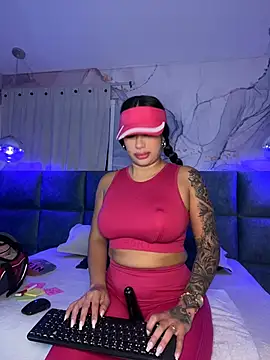 kiim taaylor online show from November 9, 12:23 pm