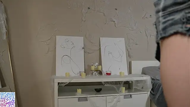 Snapshot of GenovesDi chatting on October 27, 6:24 pm GenovesDi online show from October 27, 6:24 pm