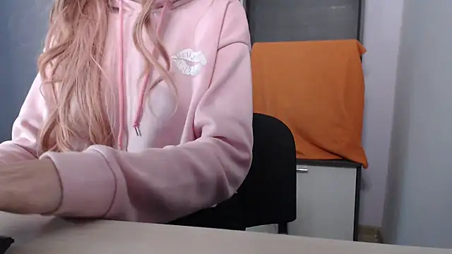 Snapshot of bounty888 chatting on October 3, 4:17 am bounty888 online show from October 3, 4:17 am