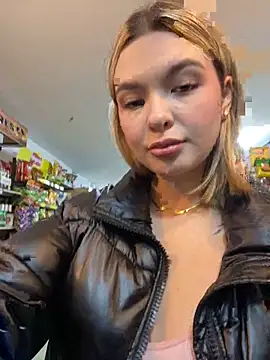 Snapshot of Odett_ chatting on October 15, 2:36 am Odett online show from October 15, 2:36 am