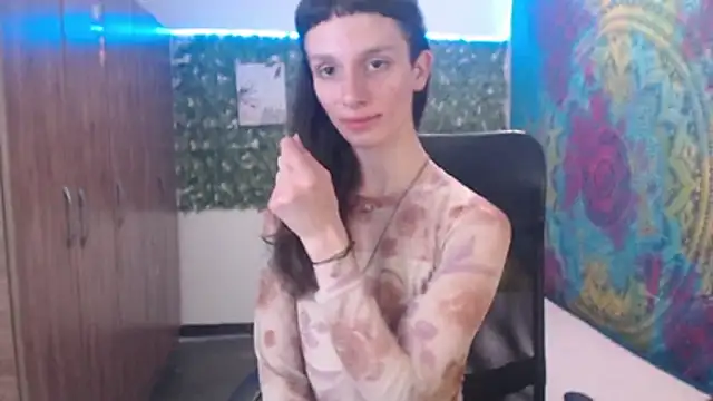 Snapshot of BurningVenus12 chatting on October 29, 4:31 pm BurningVenus12 online show from October 29, 4:31 pm