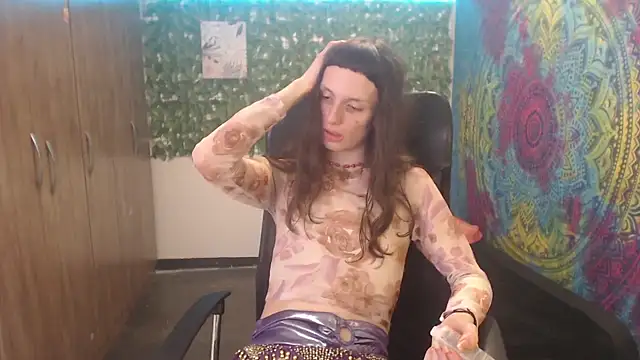 Snapshot of BurningVenus12 chatting on September 21, 8:35 am BurningVenus12 online show from September 21, 8:35 am