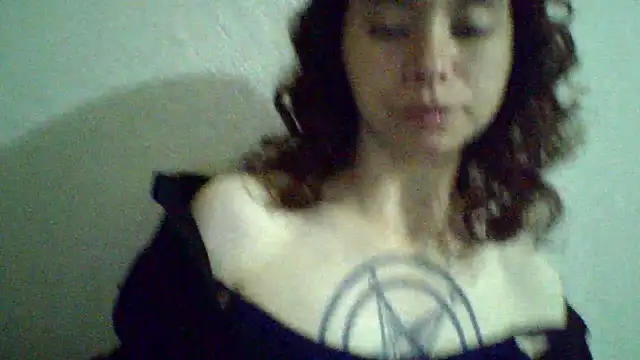 CELEna098rs707 online show from February 6, 9:40 pm