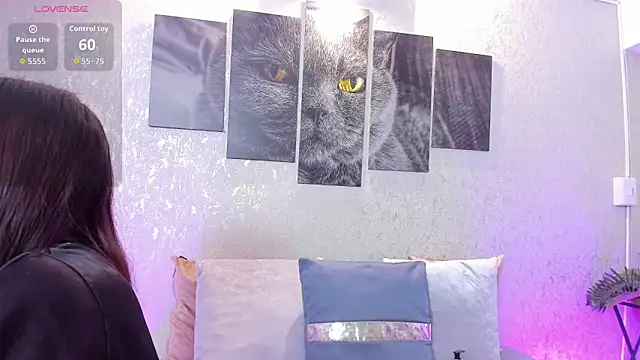 lilicooper  online show from October 29, 8:00 pm