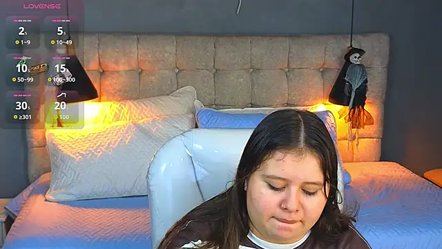 Snapshot of Laia_and_Aloby chatting on October 20, 10:24 pm Laia and Aloby online show from October 20, 10:24 pm