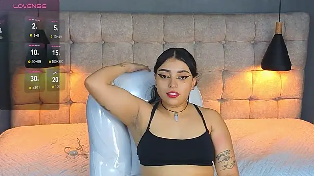 Snapshot of Laia_and_Aloby chatting on October 7, 10:14 pm Laia and Aloby online show from October 7, 10:14 pm