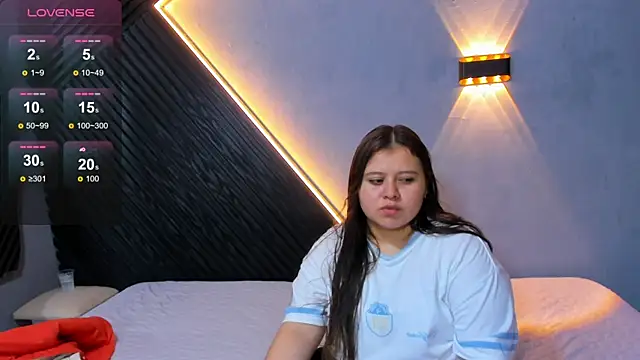 Laia and Aloby online show from June 3, 11:32 pm