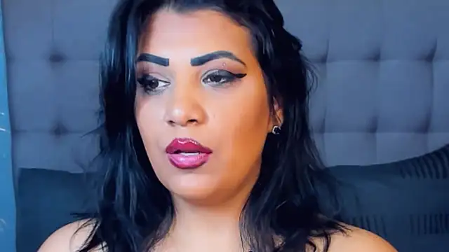 Snapshot of AmyCubes chatting on October 16, 12:19 pm AmyCubes online show from October 16, 12:19 pm