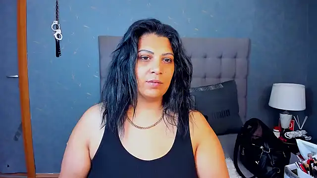 Snapshot of AmyCubes chatting on November 1, 10:08 am AmyCubes online show from November 1, 10:08 am