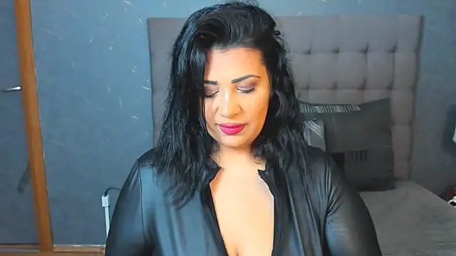 Snapshot of AmyCubes chatting on October 4, 5:24 am AmyCubes online show from October 4, 5:24 am