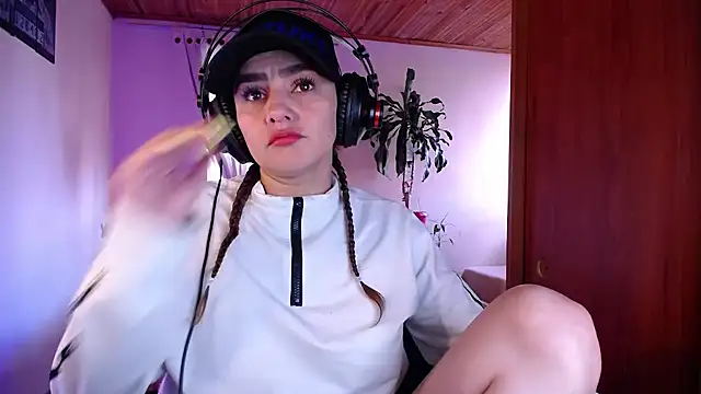 Lu perez online show from September 26, 9:23 pm