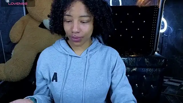 Violeth b online show from March 23, 1:06 pm