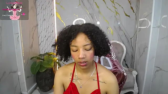 Snapshot of Violeth_b chatting on October 17, 1:25 pm Violeth b online show from October 17, 1:25 pm