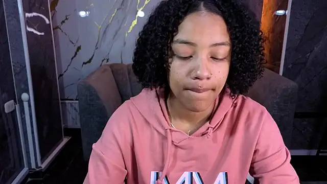 Snapshot of Violeth_b chatting on October 28, 12:55 pm Violeth b online show from October 28, 12:55 pm