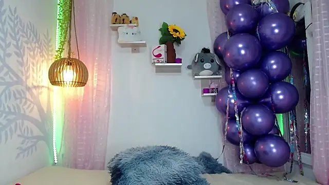 Snapshot of Alison_Wiley chatting on October 21, 6:17 am Alison Wiley online show from October 21, 6:17 am