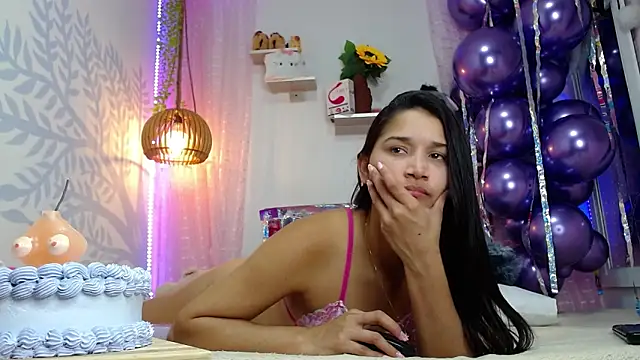 Snapshot of Alison_Wiley chatting on October 12, 6:38 am Alison Wiley online show from October 12, 6:38 am