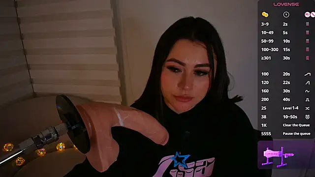 venusleroy  online show from November 16, 12:01 am