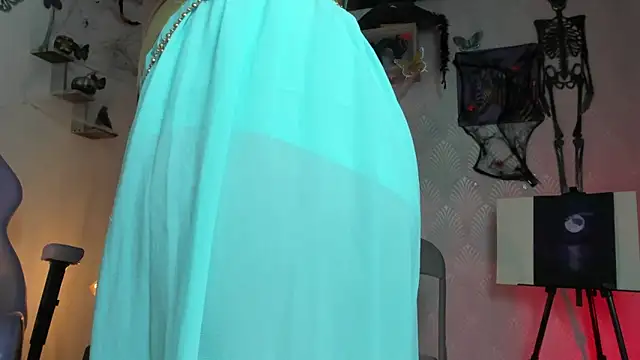 Snapshot of Alaia_Love77 chatting on October 18, 11:06 pm Alaia Love77 online show from October 18, 11:06 pm