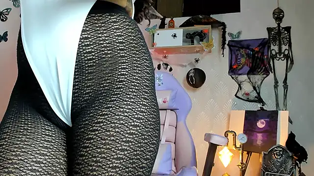 Snapshot of Alaia_Love77 chatting on October 16, 9:50 pm Alaia Love77 online show from October 16, 9:50 pm