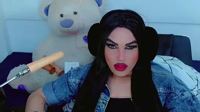 Snapshot of NathaliaCross chatting on October 21, 6:01 pm NathaliaCross online show from October 21, 6:01 pm