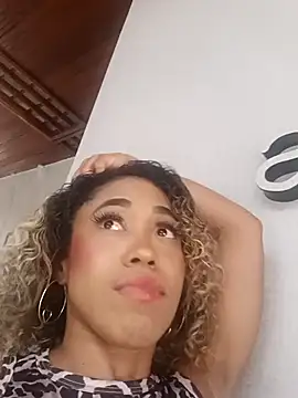 Snapshot of Lana-Gross chatting on October 2, 5:18 pm Lana-Gross online show from October 2, 5:18 pm