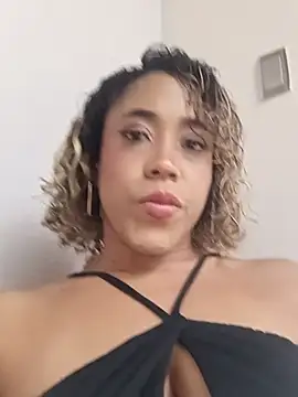 Snapshot of Lana-Gross chatting on October 22, 6:02 pm Lana-Gross online show from October 22, 6:02 pm