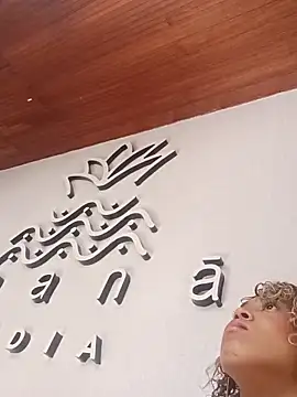 Snapshot of Lana-Gross chatting on October 20, 3:15 pm Lana-Gross online show from October 20, 3:15 pm